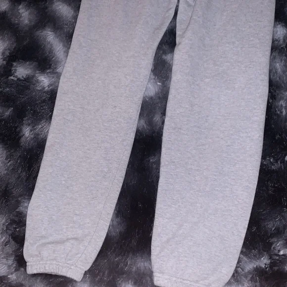 Womens xs uniqlo sweatpants - Picture 6 of 7